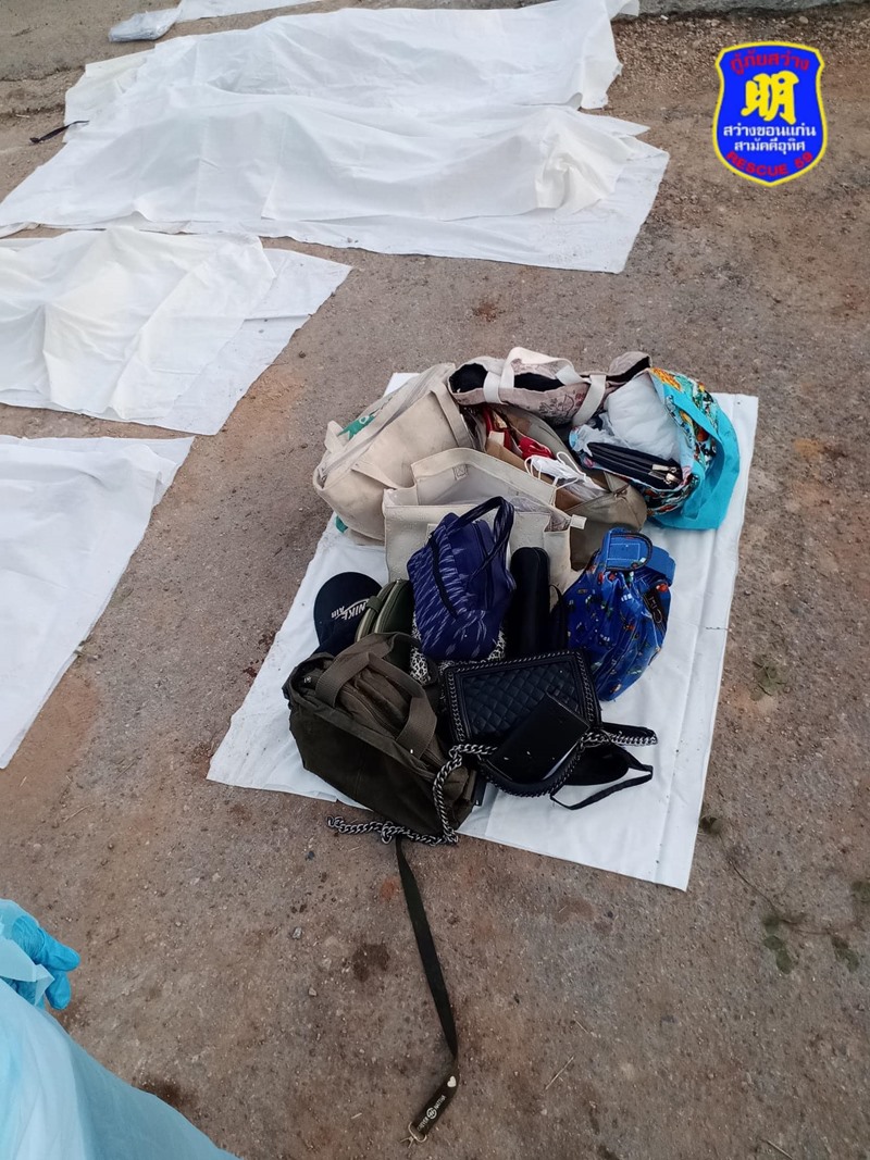 รถตู้พลิกคว่ำ