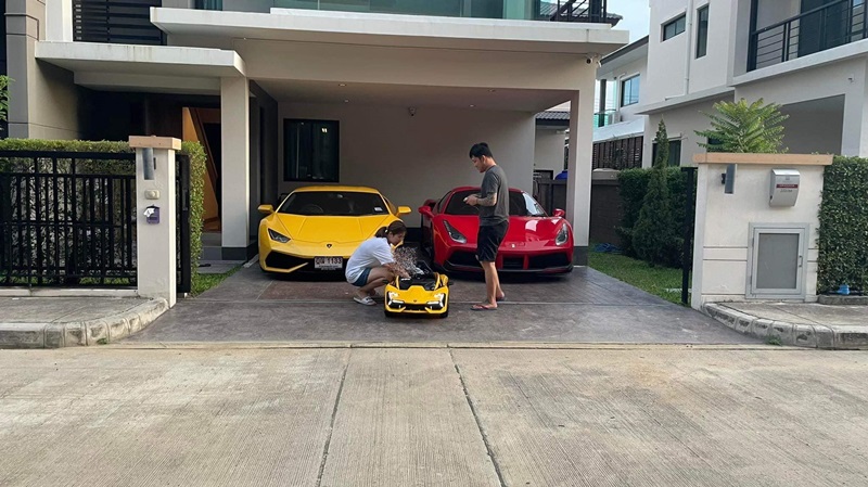 เป้ กิติกร