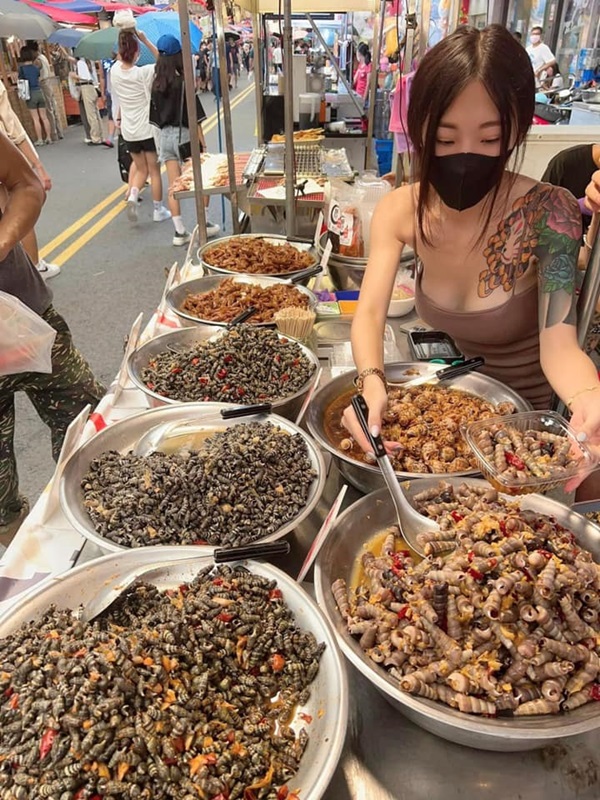 แม่ค้าขายหอย