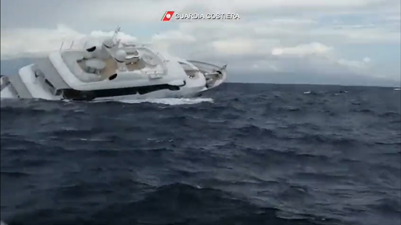 เรือยอชต์อับปาง