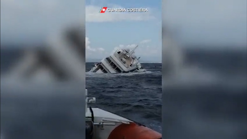 เรือยอชต์อับปาง