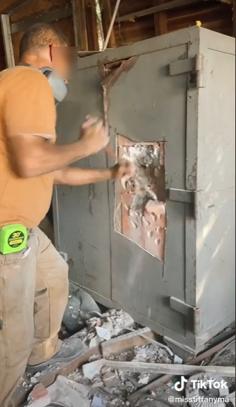 ของเก่าในตู้เซฟ