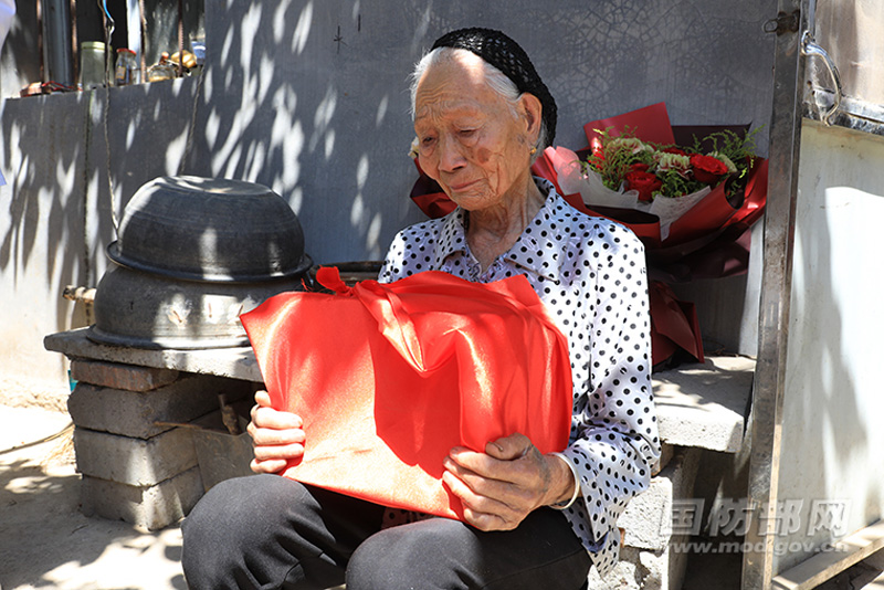 รอสามีกลับบ้าน