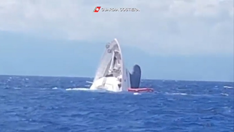 เรือยอชต์อับปาง