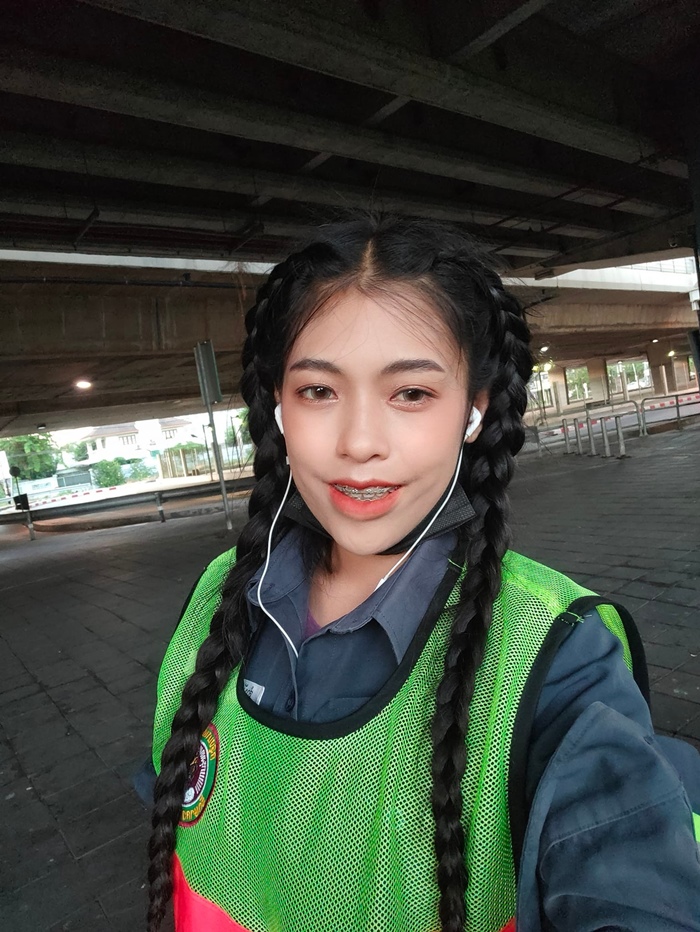 อรุณเบิกฟ้า นกกาโบยบิน