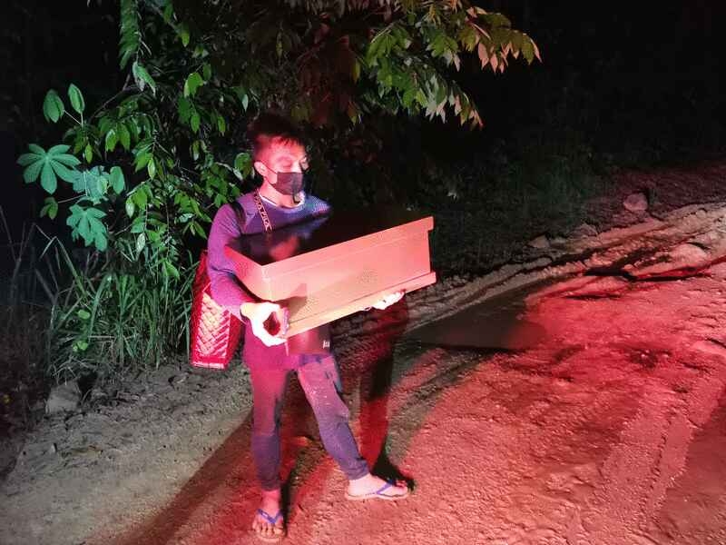 แบกโลงศพลูกกลับบ้าน