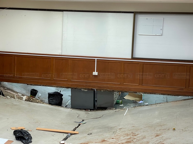 สน.หัวหมาก อาคารทรุดตัว