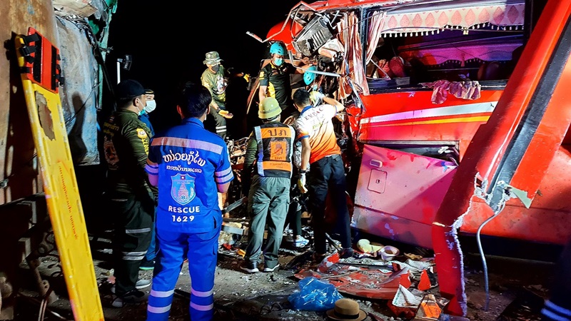 รถทัวร์พลิกคว่ำ