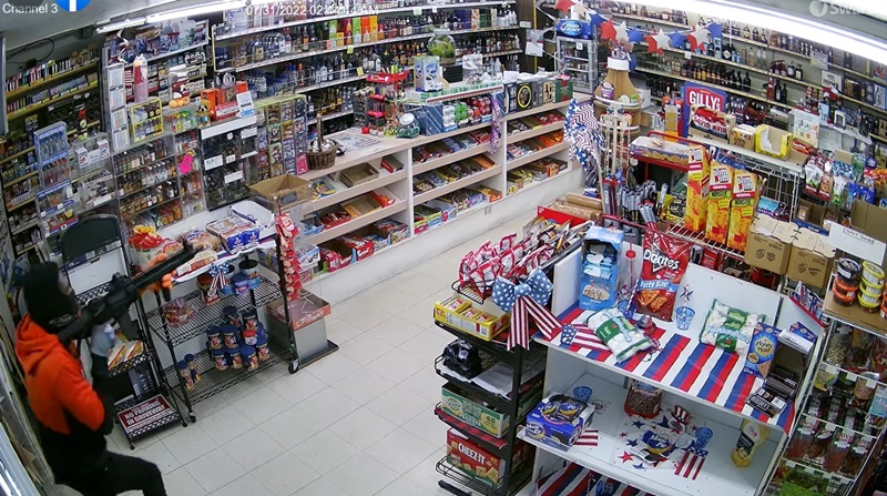 โจรปล้นร้านค้า