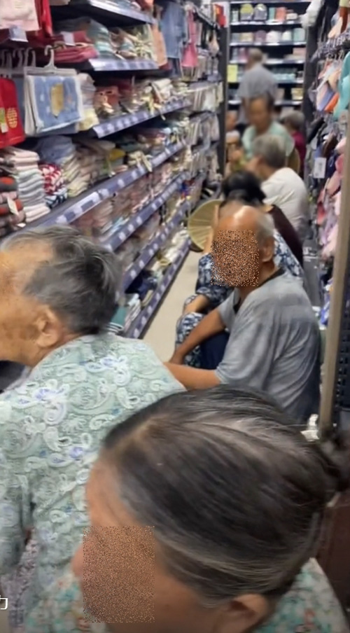 หนีอากาศร้อนเข้าห้าง