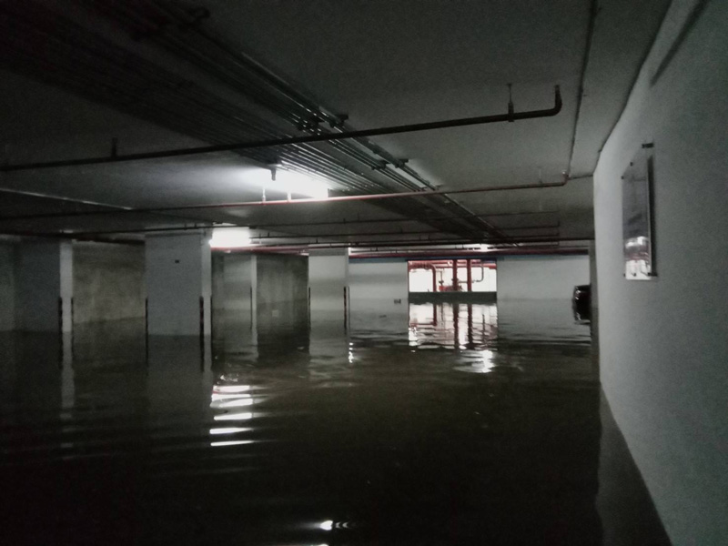 น้ำท่วมคอนโด