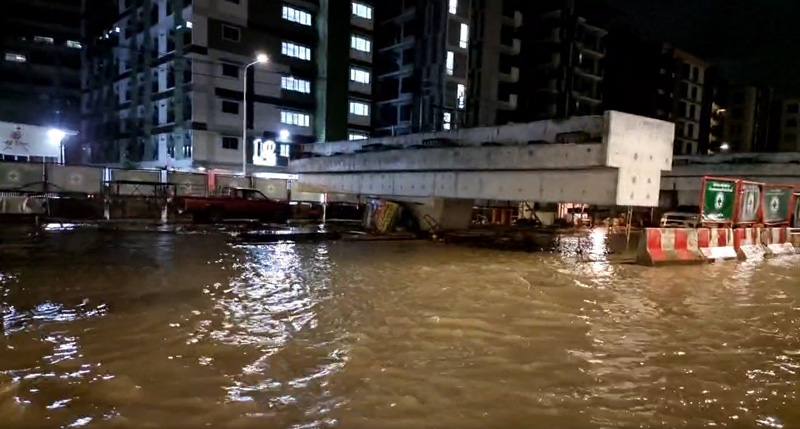 น้ำท่วมคอนโด