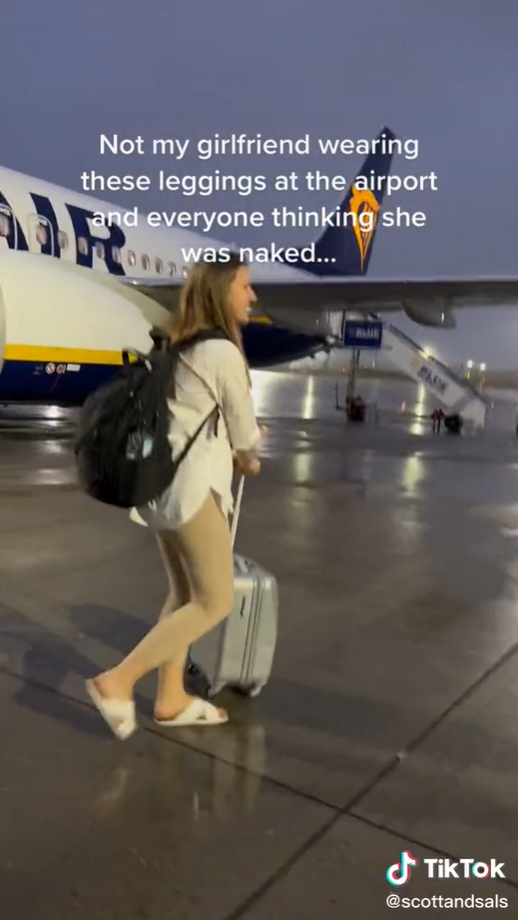 เลกกิ้งสีนู้ด