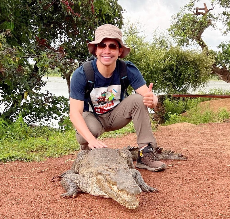 หมอสอง นพรัตน์