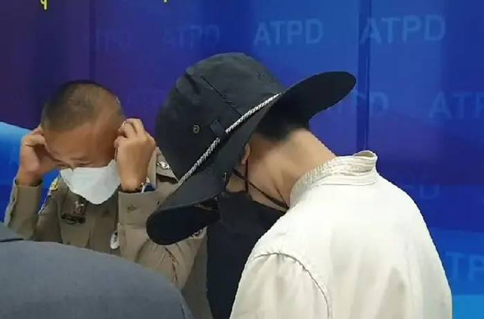 นักธุรกิจโลจิสติกส์สวิงกิ้งสาวทอม