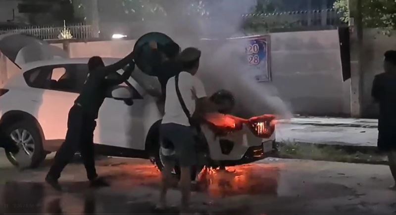 ไฟไหม้รถ