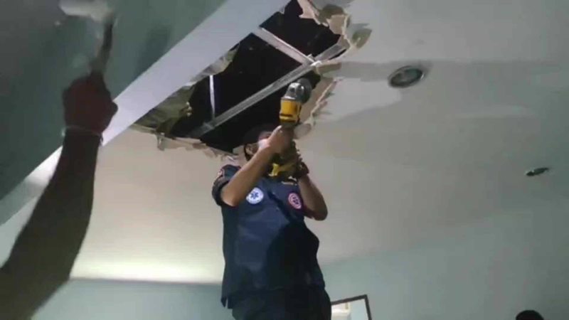 ช่างแอร์ตายบนฝ้าเพดาน