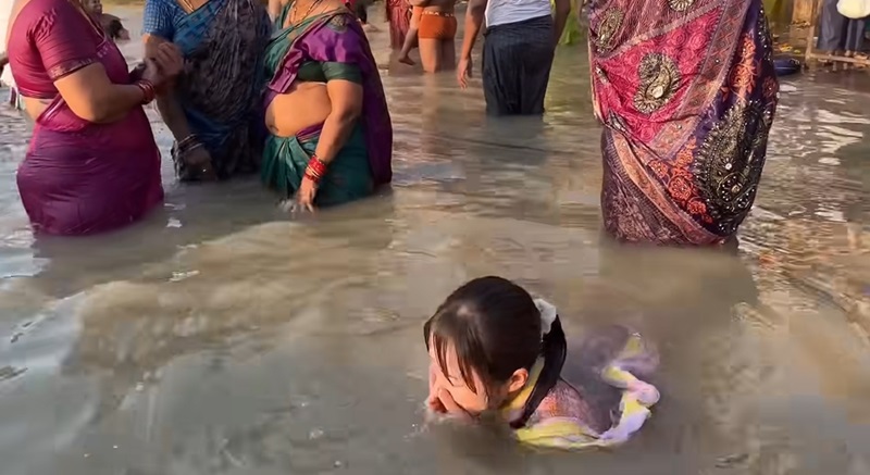 จุ่มตัวแม่น้ำคงคา