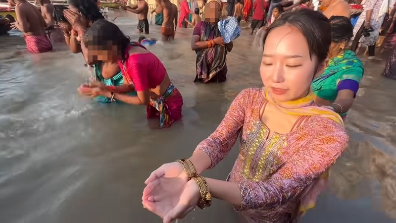 จุ่มตัวแม่น้ำคงคา