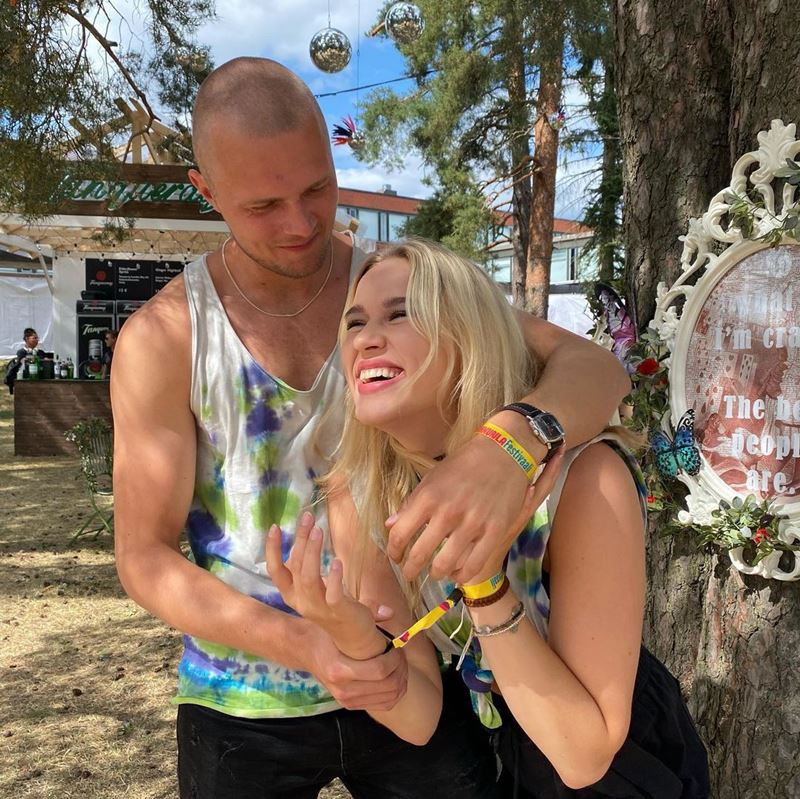 แต่งงานกับลูกสาวแม่เลี้ยง