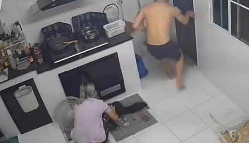 แมวตกน้ำ