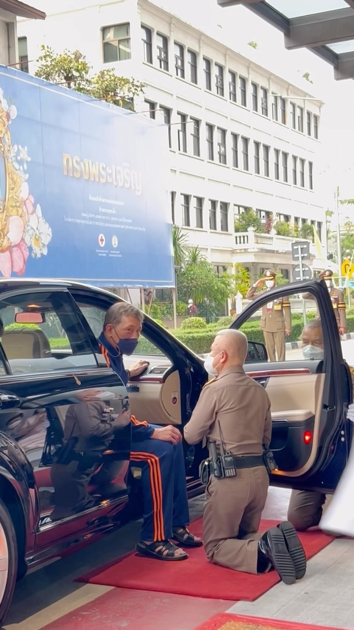 ในหลวง พระราชินี