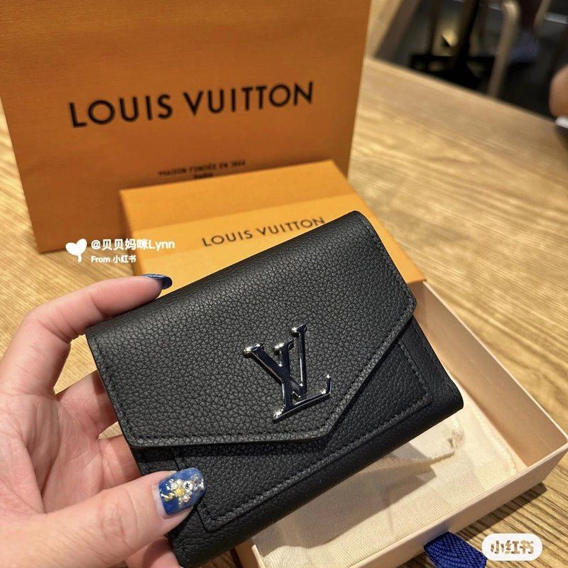 กระเป๋าแบรนด์เนม