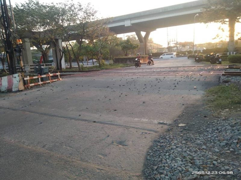 รถไฟชนแท็กซี่