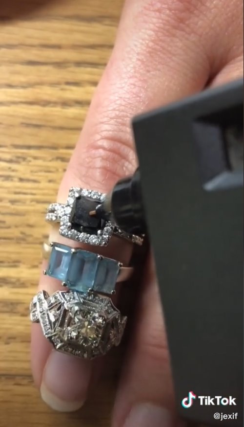 เครื่องตรวจเพชร