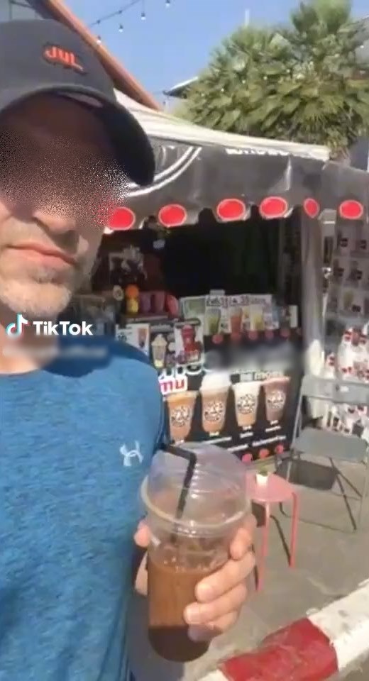 ฝรั่งกินกาแฟไทย