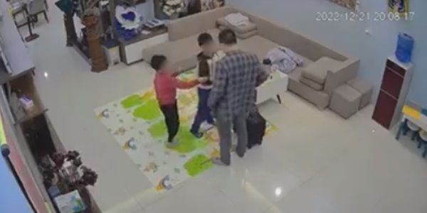 ลูกแกล้งพ่อ