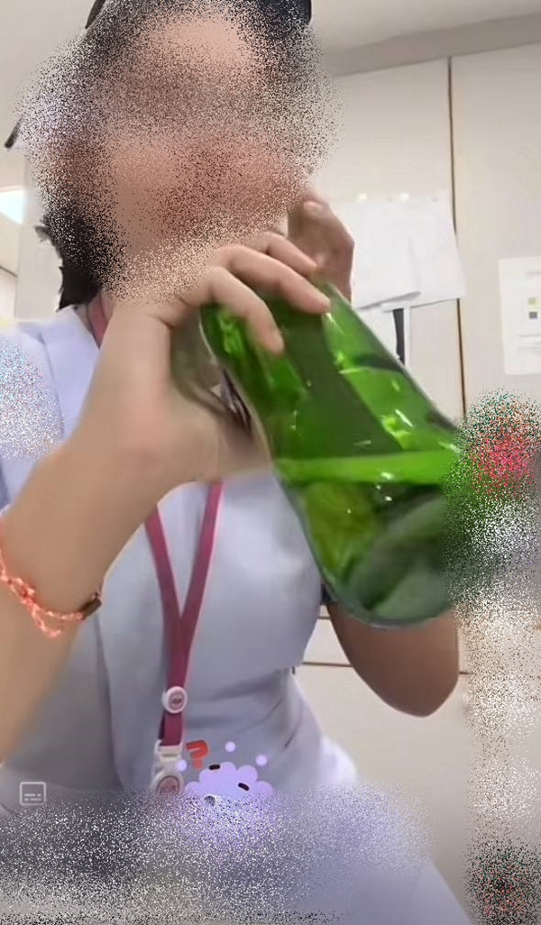 พยาบาลจัดปาร์ตี้ใน รพ.