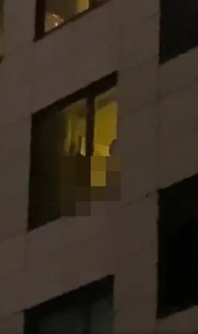 เซ็กซ์ริมหน้าต่าง