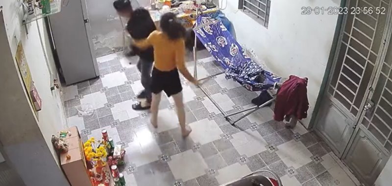 เมียตีผัว