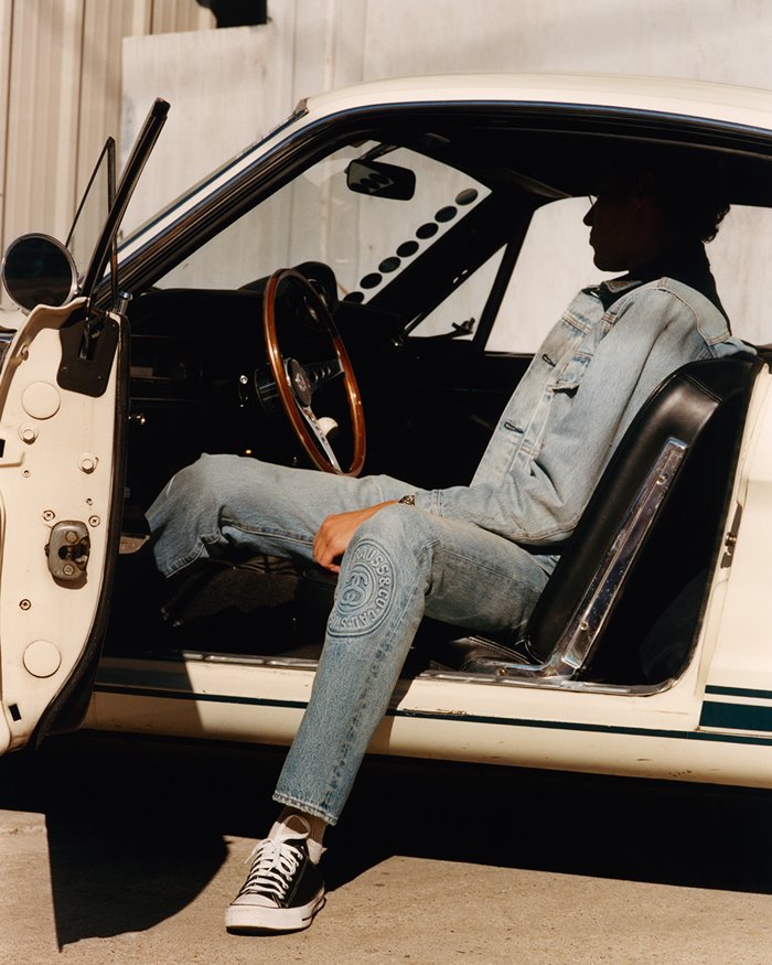 แย่งซื้อยีนส์ลีวายส์