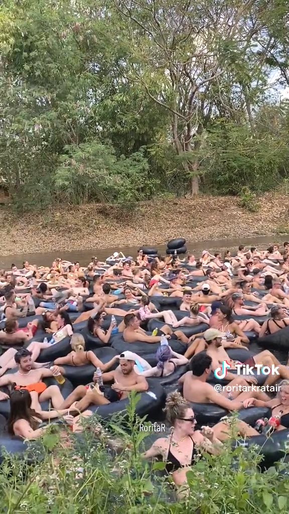 นักท่องเที่ยวต่างชาติ