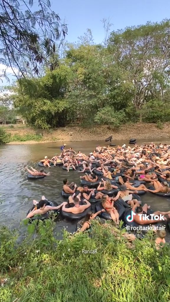 นักท่องเที่ยวต่างชาติ