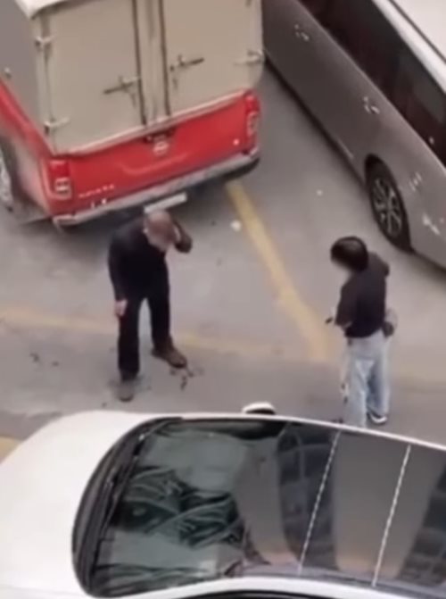 ใช้ปืนตบ รปภ.