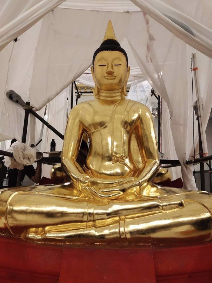 หลวงพ่อโสธร หลับตา