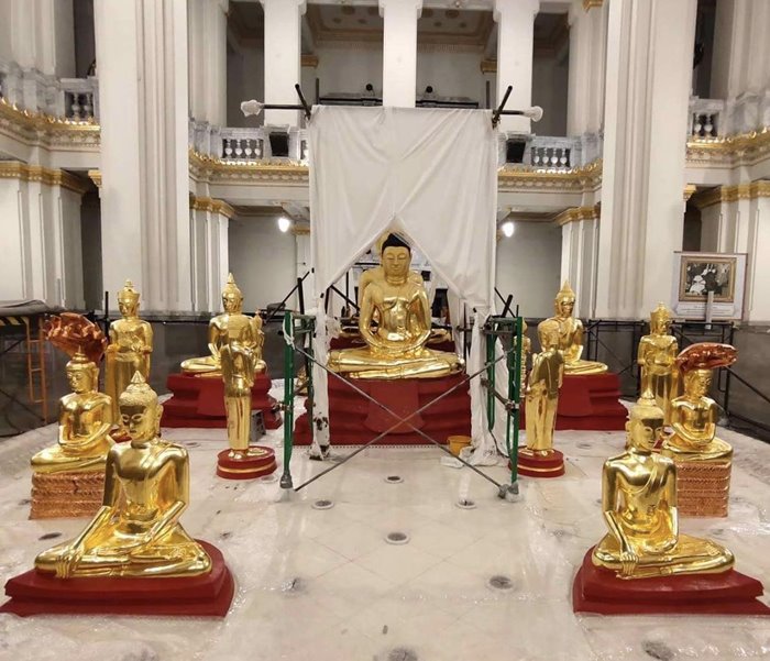 หลวงพ่อโสธร หลับตา