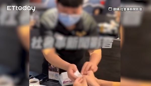 เจอแหวนในอาหาร