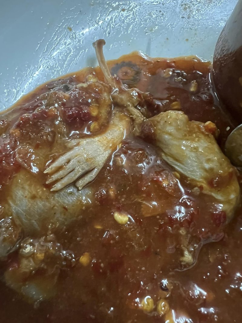 มือในปลาแจ่ว