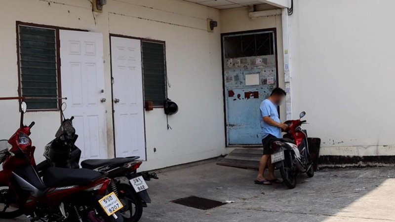 ขโมยขึ้นหอพัก