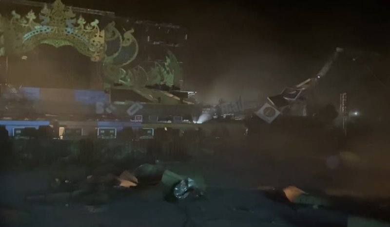 เวที ระเบียบ วาทะศิลป์ ถล่ม