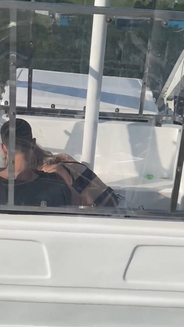 คลิปกินบวบบนชิงช้าสวรรค์