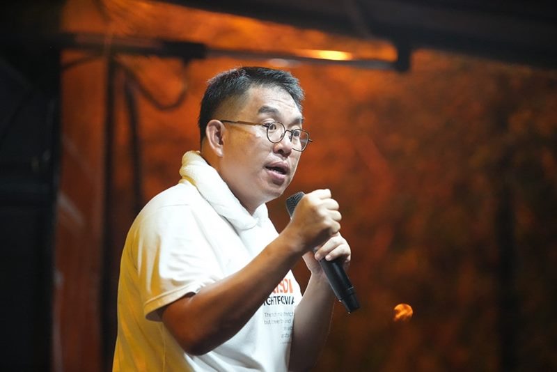 วิโรจน์ ลักขณาอดิศร