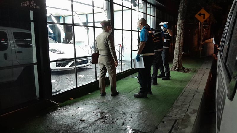 รปภ. ทำร้ายตัวเอง