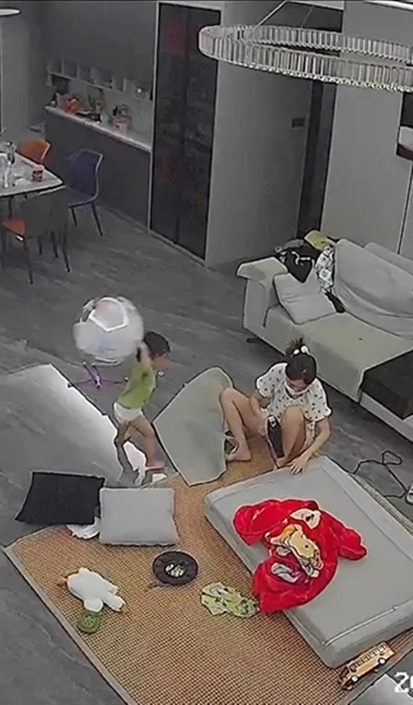 ลูกโป่งระเบิด