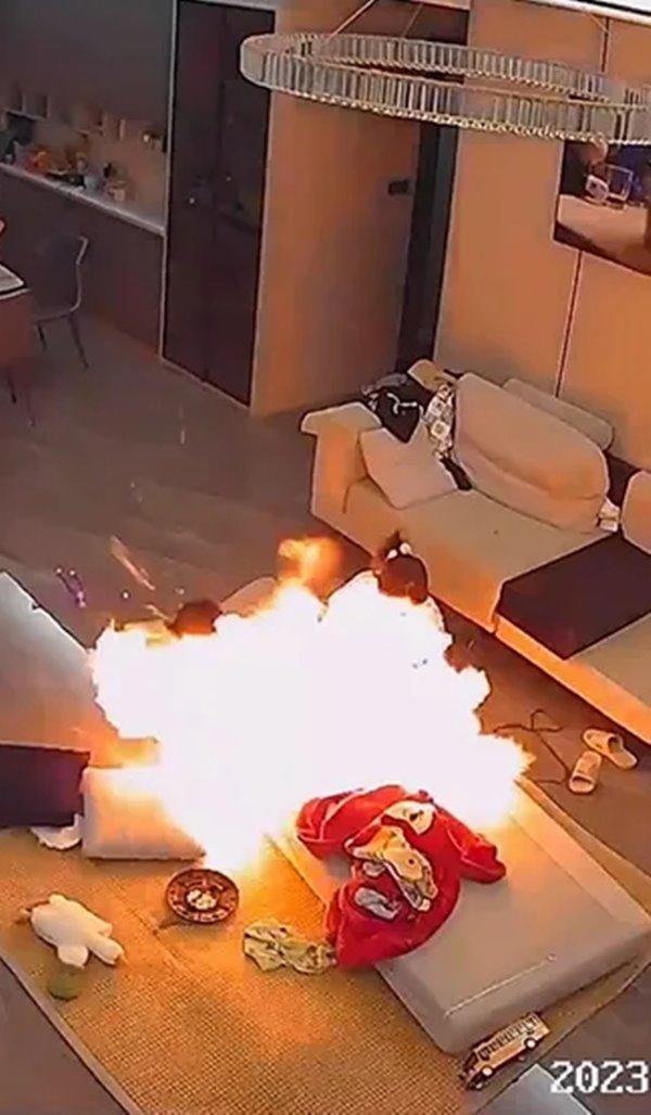 ลูกโป่งระเบิด