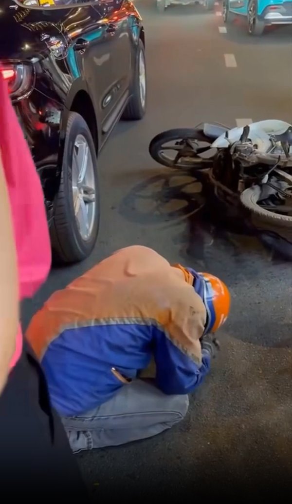 ไรเดอร์ชนรถหรู